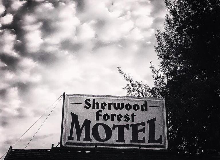Sherwood Forest Motel