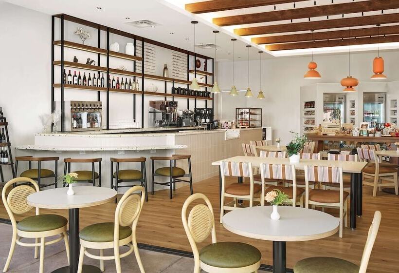 The Scottsdale Resort & Spa, Curio Collection By Hilton