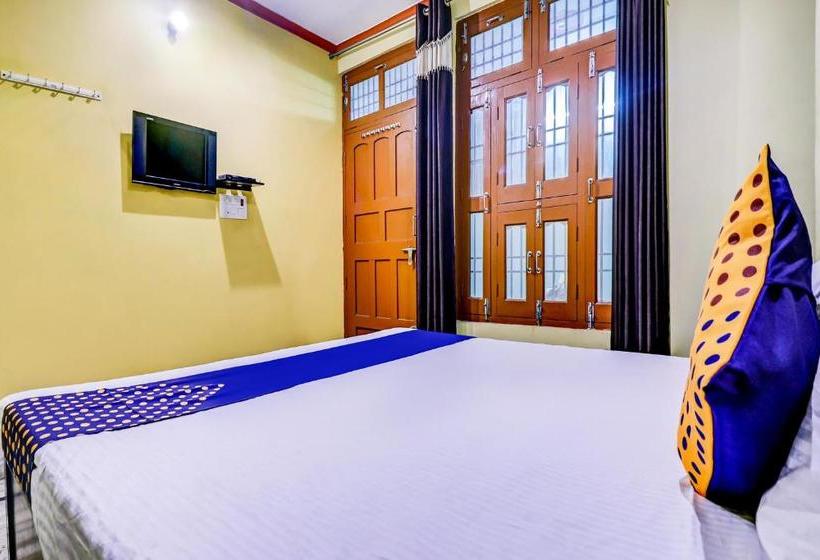 هتل Spot On 68052 Surya Guest House