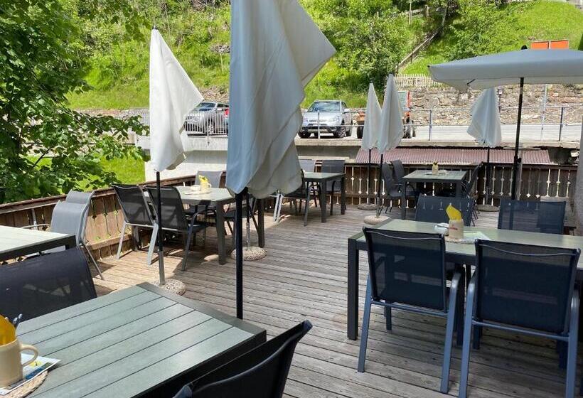 הוסטל Gasthaus Edelweiss