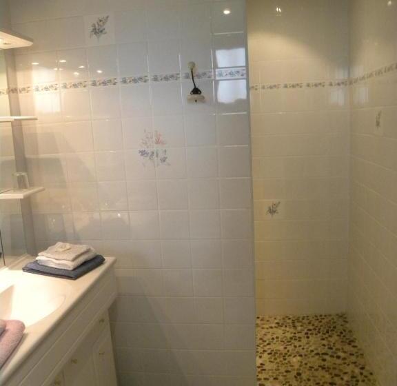 ベッドアンドブレックファースト Auberge Les Volpilières