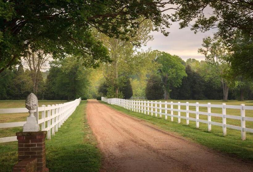 ベッドアンドブレックファースト Inn At Warner Hall