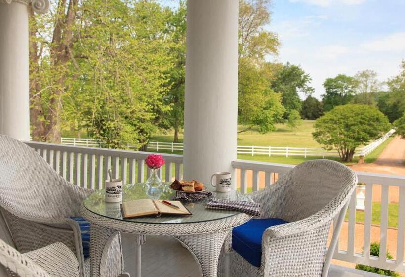 ベッドアンドブレックファースト Inn At Warner Hall