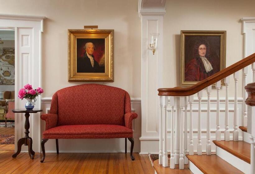 ベッドアンドブレックファースト Inn At Warner Hall