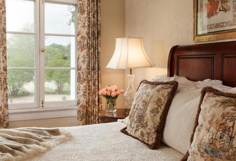 ベッドアンドブレックファースト Inn At Warner Hall