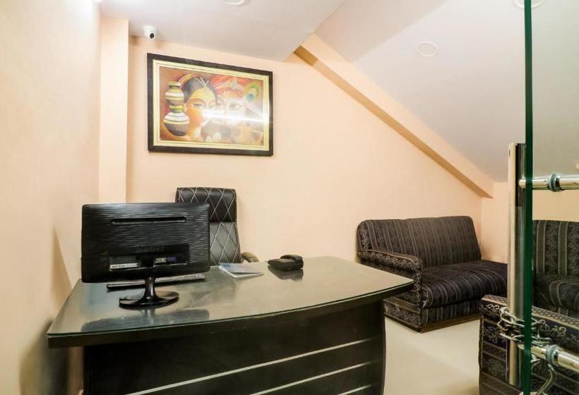 Отель Capital O 67322 Aastha Krishna Niketan