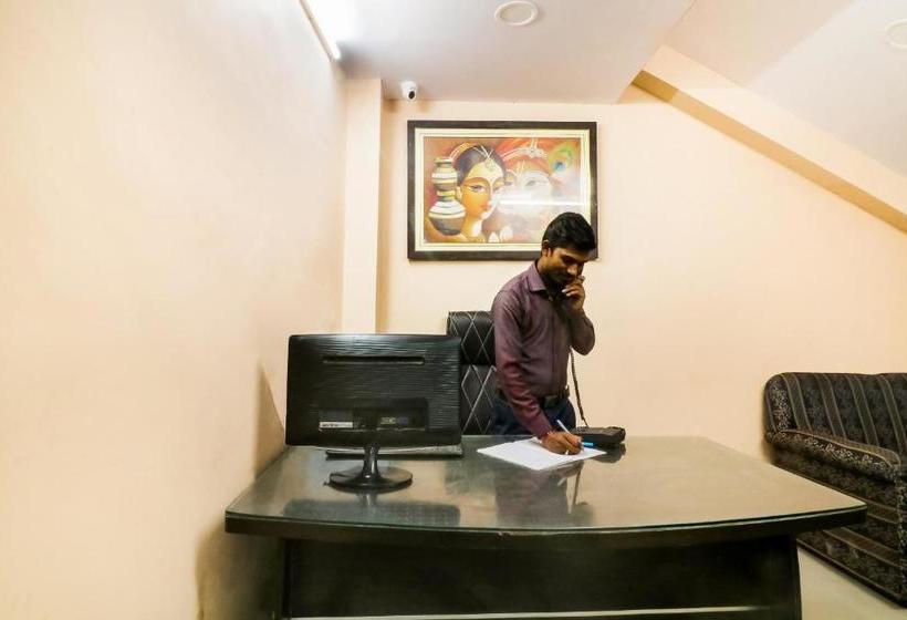 Отель Capital O 67322 Aastha Krishna Niketan