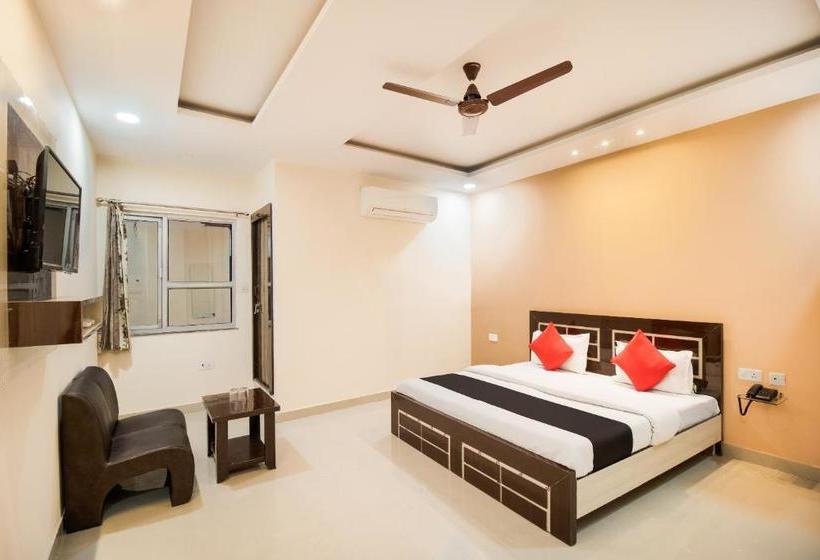 Отель Capital O 67322 Aastha Krishna Niketan