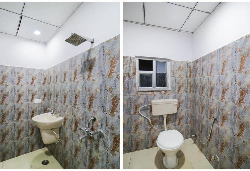 Отель Capital O 67322 Aastha Krishna Niketan