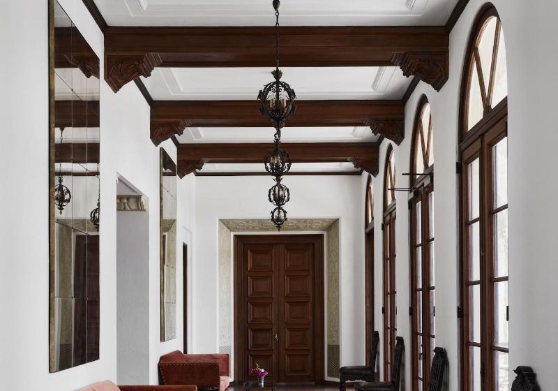 Отель Commodore Perry Estate, Auberge Resorts Collection