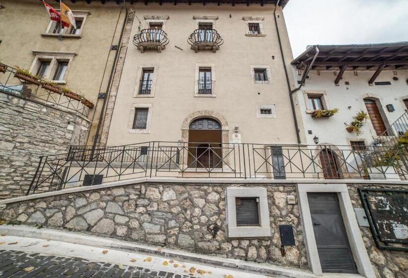 فندق Dimora Fresilia Casa Vacanze