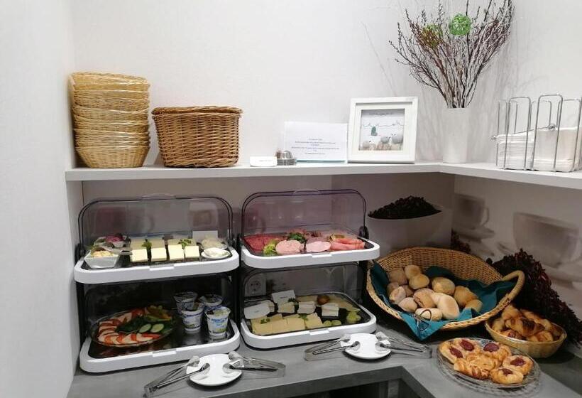 ホテル Hanseat Stralsund