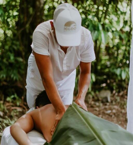 酒店 Igloo Beach Lodge