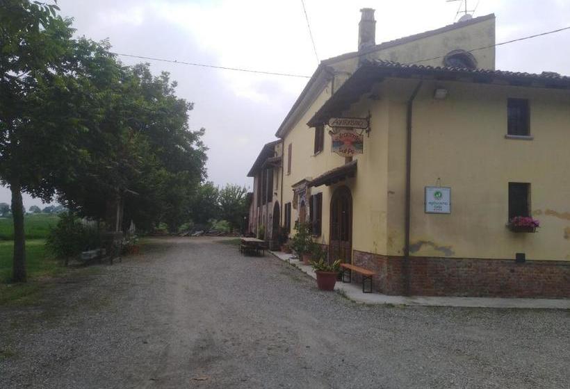 ホテル Il Tramonto Sul Po