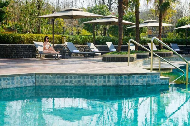 فندق Lushan West Sea Resort, Curio Collection By Hilton