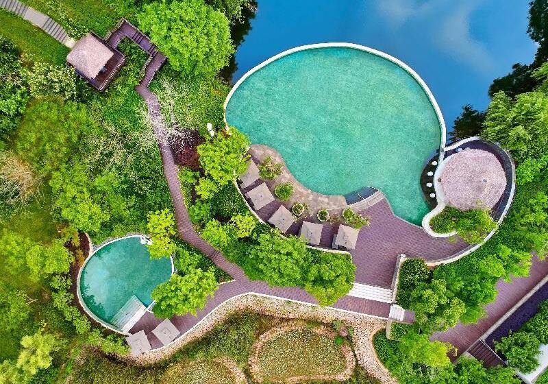 Отель Lushan West Sea Resort, Curio Collection By Hilton