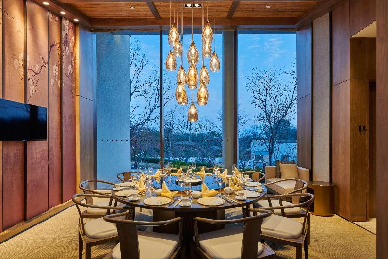 فندق Lushan West Sea Resort, Curio Collection By Hilton