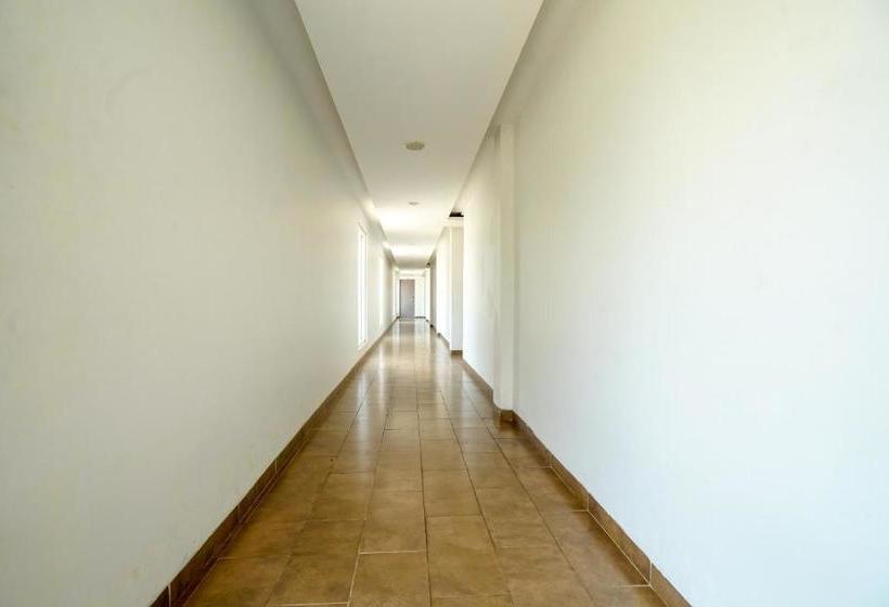 בית מלון כפרי Oyo 1727  929