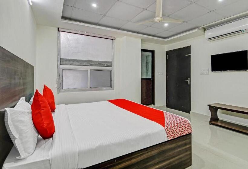 酒店 Oyo 47798 Flora Enclave