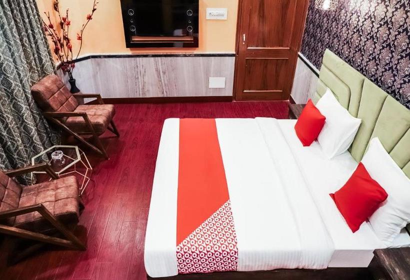 فندق Oyo 66066 Grand Nanki Palace