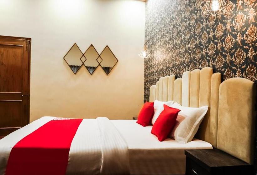 酒店 Oyo 66066 Grand Nanki Palace