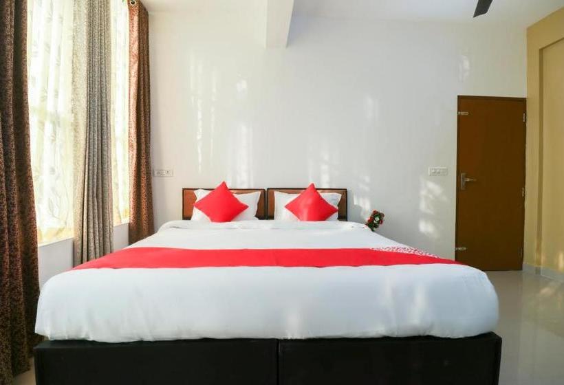 Отель Oyo 67456 Thaza