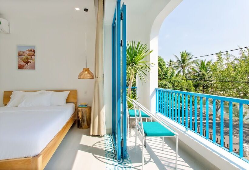 هتل Santorin Hoian Villa