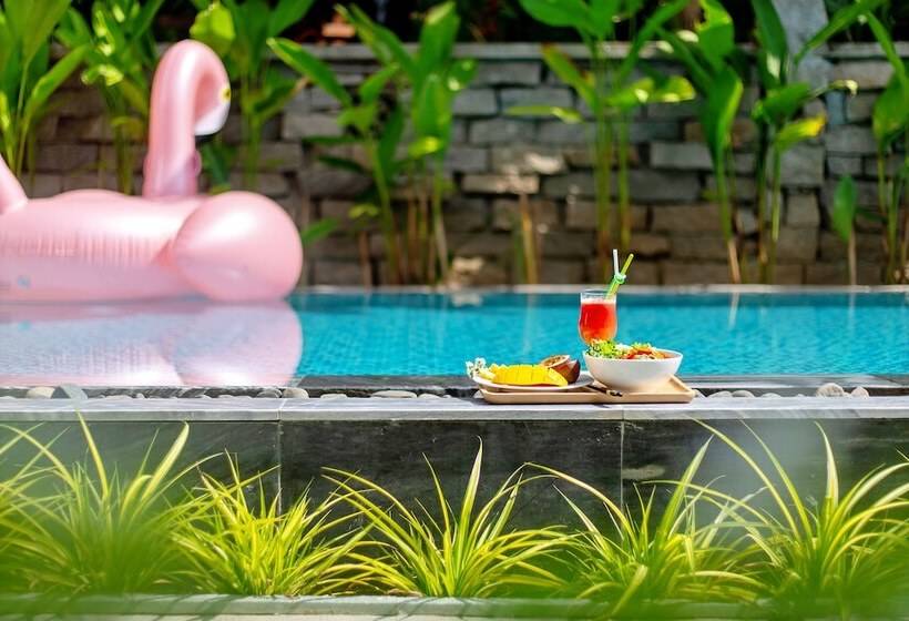 هتل Santorin Hoian Villa