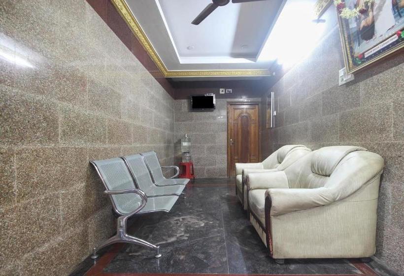 ホテル Spot On 65272 Ganapathy Lodge