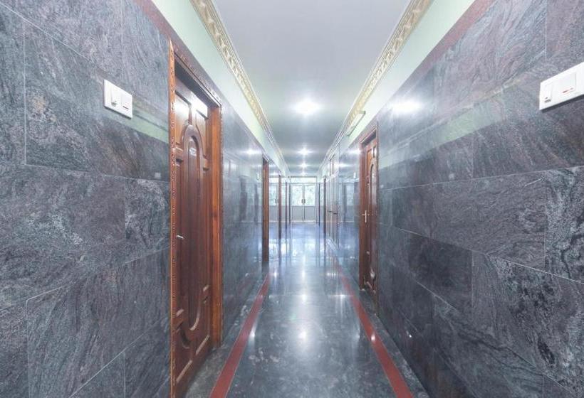 ホテル Spot On 65272 Ganapathy Lodge