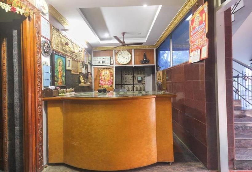 ホテル Spot On 65272 Ganapathy Lodge