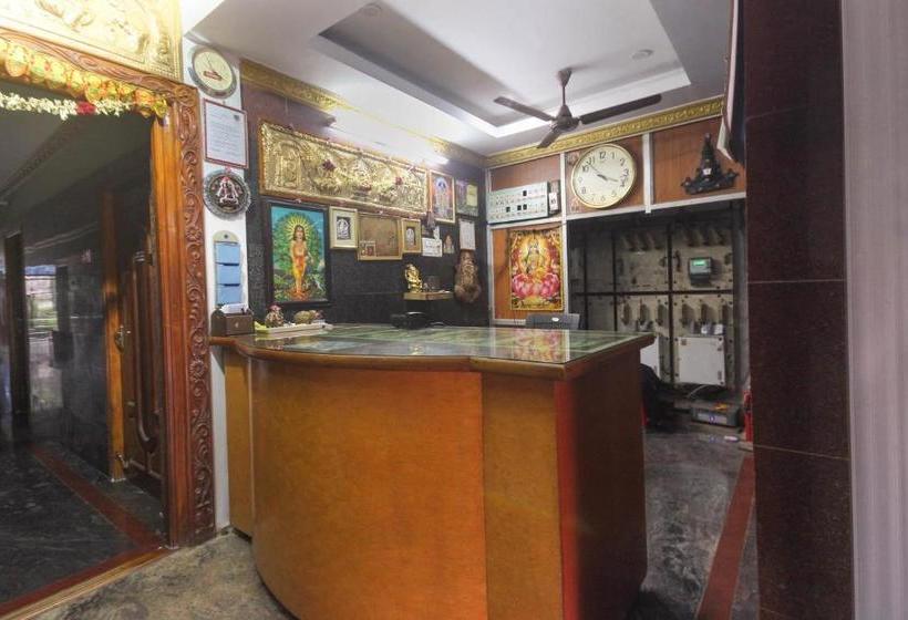 ホテル Spot On 65272 Ganapathy Lodge