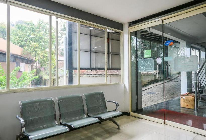 酒店 Spot On 66804 Rehoboth Tower