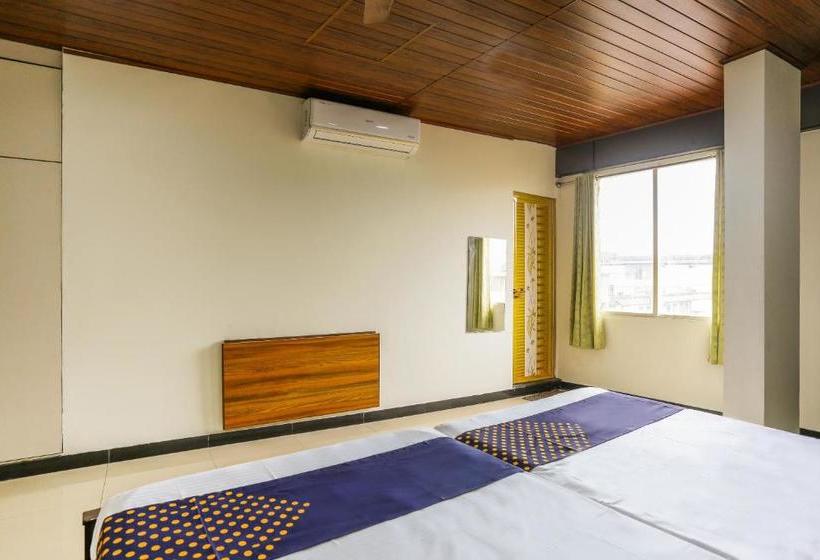 酒店 Spot On 66804 Rehoboth Tower