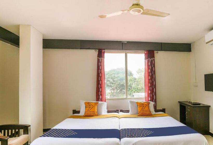 酒店 Spot On 66804 Rehoboth Tower