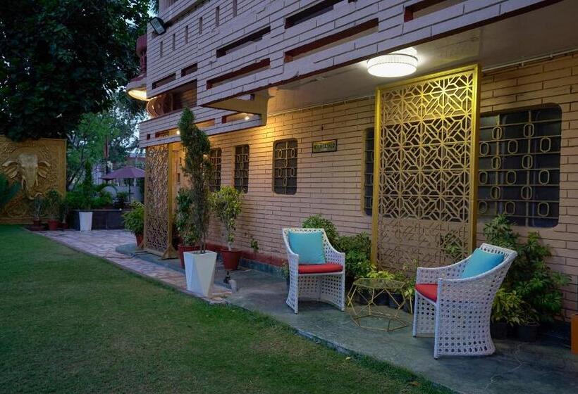 酒店 Spot On Nanki Palace