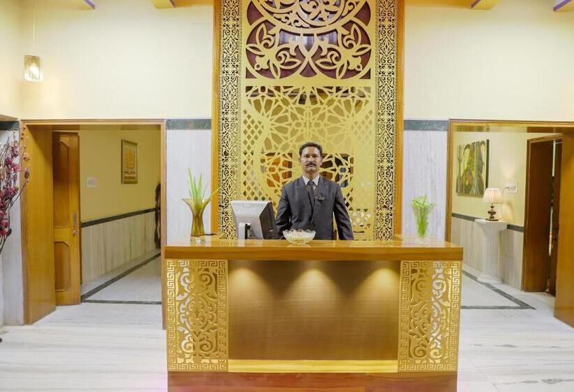 酒店 Spot On Nanki Palace