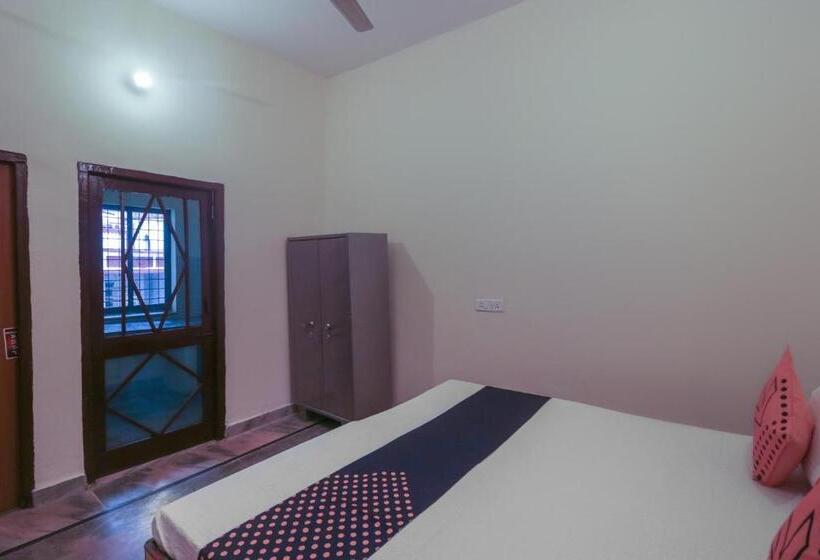 בית מלון כפרי Spot On The Greenwoods Retreat