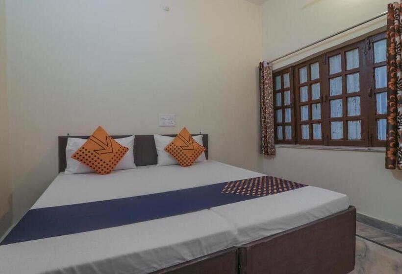 בית מלון כפרי Spot On The Greenwoods Retreat