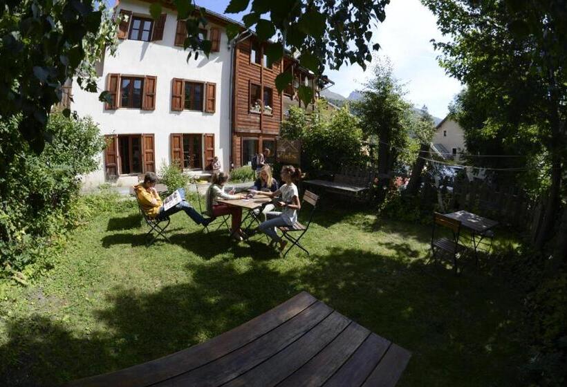 פנסיון Gite Le Flourou