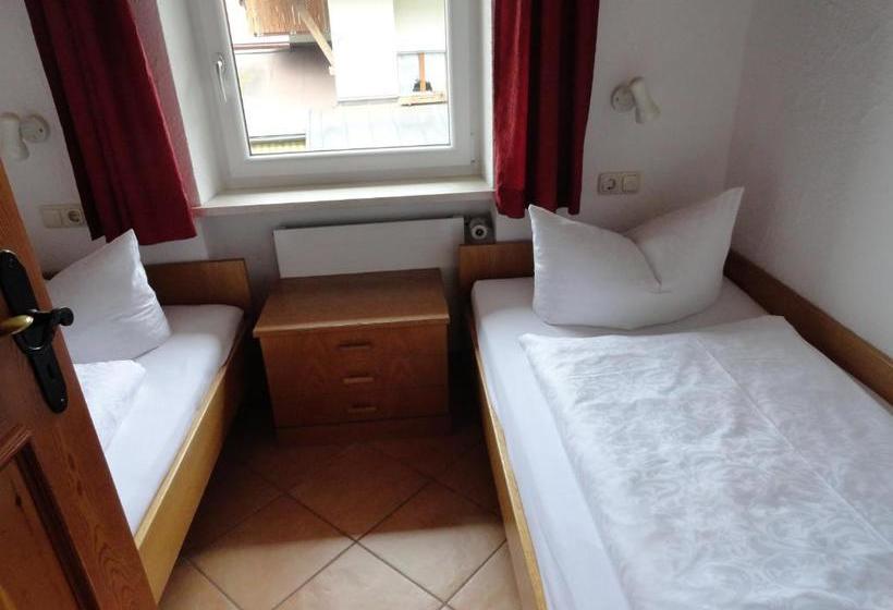 بنسيون Landhaus Almrausch