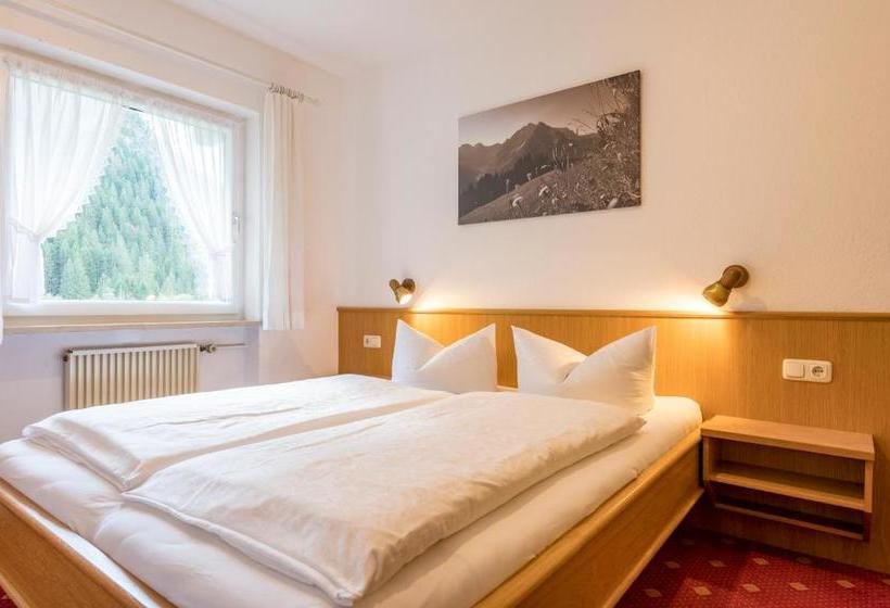 بنسيون Landhaus Almrausch