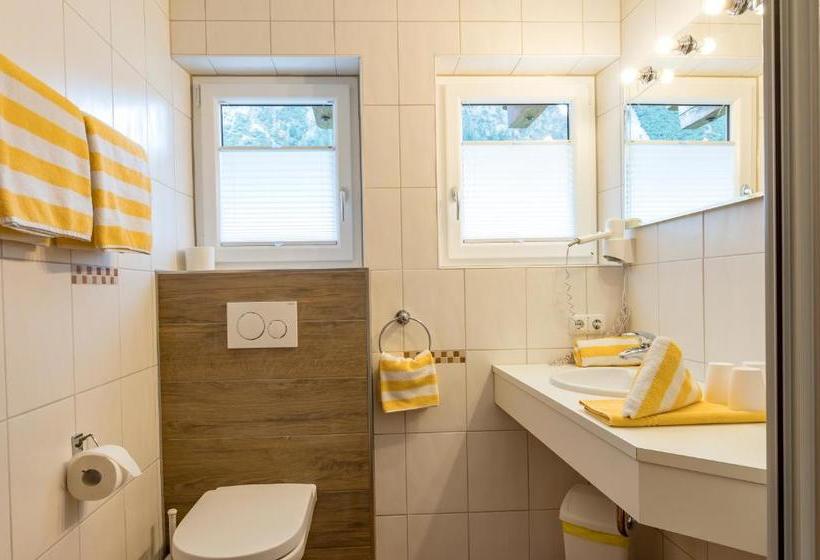 بنسيون Landhaus Almrausch