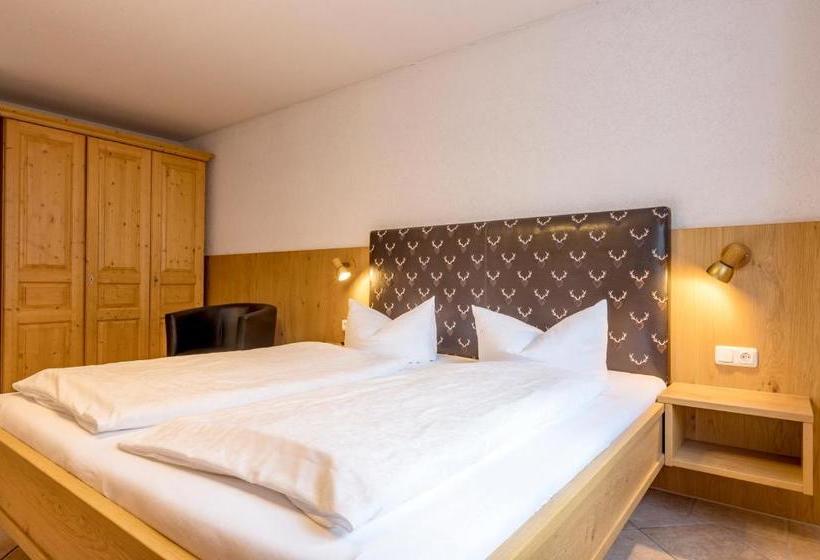 بنسيون Landhaus Almrausch