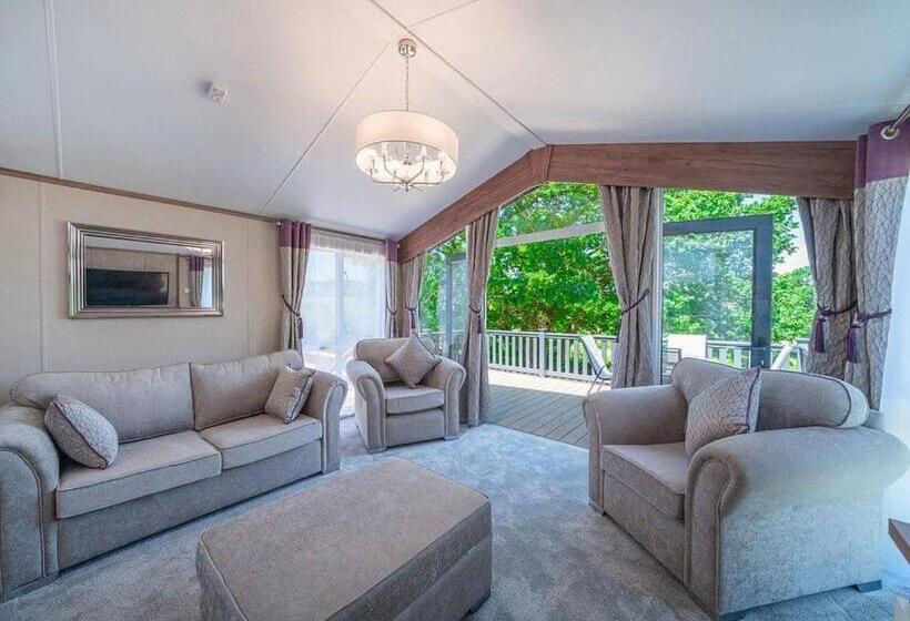 리조트 Andrewshayes Orchard Retreat