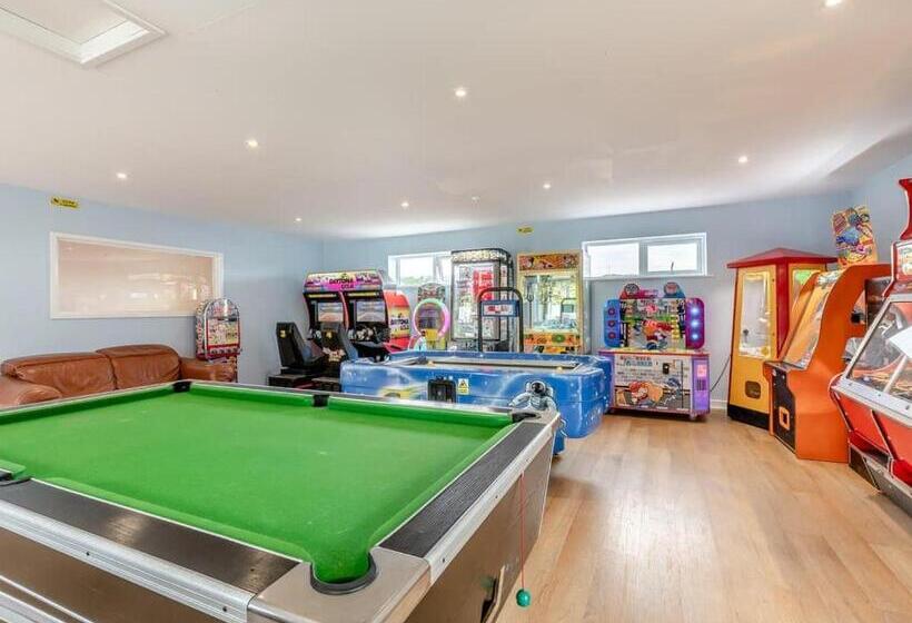 리조트 Andrewshayes Orchard Retreat