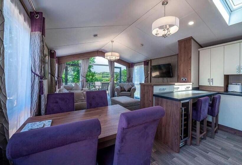 리조트 Andrewshayes Orchard Retreat