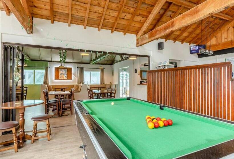 리조트 Andrewshayes Orchard Retreat