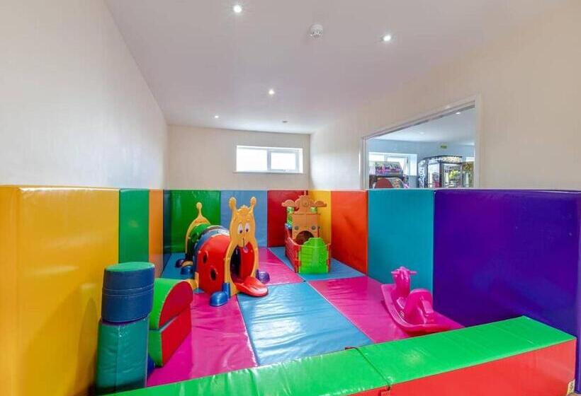 리조트 Andrewshayes Orchard Retreat