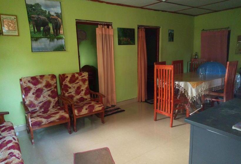 مبيت وإفطار Kavishka Guest House